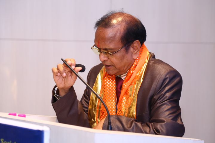 best eye specialist doctor near Vaishali Nagar Jaipur Dr. Karishma Goyal